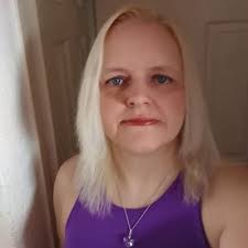 Dee Powell ♊ (@deepadley78)