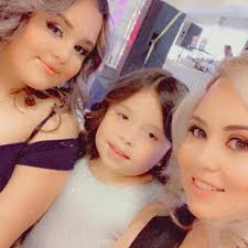 Who is a good hair stylist in Rosenberg?