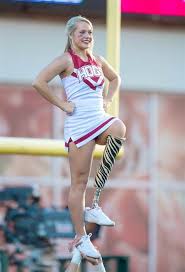 One Leg Tons Of Spirit Amputee Cheerleader Inspires Crowds Cheer Stunts Cheerleading Cheerleading Stunt
