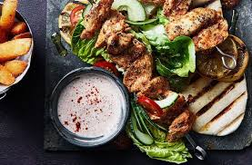 Chicken Shish Kebabs Fakeaway Recipes Tesco Real Food Receita Trong 2020 Cong Thức Nấu ăn Thức ăn Kebabs
