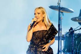 Carrie Underwood's 2025 'Sunday Night Football' Opening: Watch