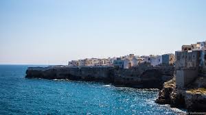 It is a port on the adriatic sea, northwest of brindisi. Dit Is Waarom Je Naar Bari In Italie Wilt Trulli S Pasta Strand En Meer Wearetravellers