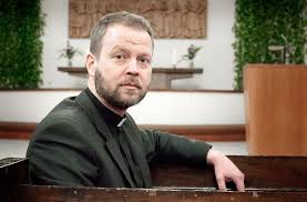 Maahanmuuton kannattajat haluavat vain lisää halpatyövoimaa. Jussi Halla Aho On Kutsuttu Kirkkopaiville Kirkkoaktiivit Vastustavat