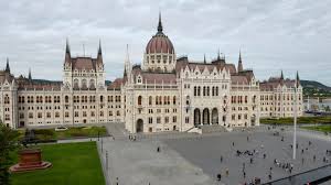 Hungary, budapest, kossuth lajos tér, 8. Csak Majus Kozepen All Meg Ujra A Metro A Kossuth Teri Allomason 24 Hu