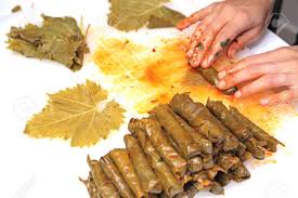 トルコ料理 自家製 Sarma ぶどうの葉に包まれたライス の写真素材 画像素材 Image 34399726