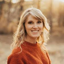 Erin Sisco's Instagram, Twitter & Facebook