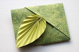 Next, we will explain the steps of a simple paper airplane origami: Easy Origami Leaf Card Shelley Makes