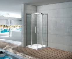 Note how the shower is at the centre of the bath, as opposed to l or p shaped baths. China Freestanding Bathtub Pivot Hinged Tempered Glass Shower Screen For Bath China Bathroom Bathroom Accessories