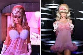 Okay Kendall Jenner Dressed As A Fembot From Austin Powers Is Actually Really Good Blonde Halloween Costumes Kardashian Halloween Costume Halloween Party Outfits