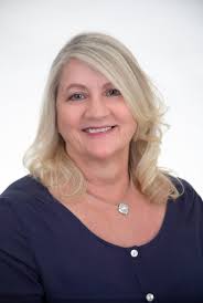 Kristen Simpson , Realtor