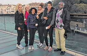 Mujinga kambundji ist die tochter einer bernerin und eines kongolesen. L Equilibre Familial Passe Avant Le Sport La Liberte