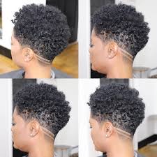 Les modèles qui nous font craquer. 30 Coiffures Sur Cheveux Afro Courts Nybeauty Care Style De Cheveux Courts Styles De Coiffures Rasees Cheveux Naturels Courts