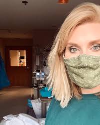 Yesterday, my mama donated her kidney to a stranger in Madison, WI. She did  it because she loves. ⁣ ⁣ Several days before the surgery, I sobbed