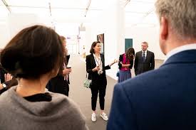 In neun deutschen städten ist die bundesbank mit ihren bundesbank: Deutsche Bank Wird Partner Der Frieze Los Angeles Und Starkt Ihr Kunst Engagement In Den Usa Newsroom