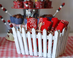 Here are some easy and cheap labor day decorations to try out in your home this september! 33 Inspirational Labor Day Decorations Ideas Top Dreamer