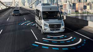 C'est lorsqu'un voyant s'allume sur le tableau de bord quand vous roulez que vous devez être vigilant. Nouveaux Sprinter Minibus Et Minicars Securite Mercedes Benz Autobus Autocar