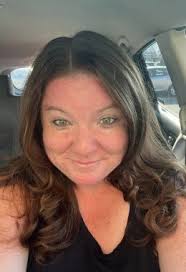 Lindsay Jakubowski's Instagram, Twitter & Facebook