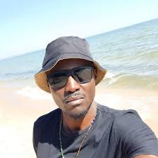 Updated fight card for UFC 308 🔥 Date: October 26, 2024 Location: Abu  Dhabi, UAE Venue: Etihad Arena Current Fight Card: Ilia Topuria (15-0) vs.  Max "Blessed" Holloway (26-7)