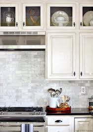 Painting The Back Of The Cabinets Black Our Fifth House Kuchenschrank Umgestalten Schwarze Kuchenschranke Kuchenrenovierung