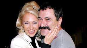 Afin de rassurer ses fans, sa femme lola « notre bigard national est solide ». Jean Marie Bigard Completement Fauche A Cause De Son Ex Femme