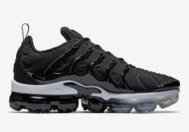 Air Max Vapormax Plus Black And White Nike Air Vapormax Plus Black White 924453 011 Males Sneakers Men S Running Shoes Nike Air Vapormax Nike Air Max Nike Air Max Tn