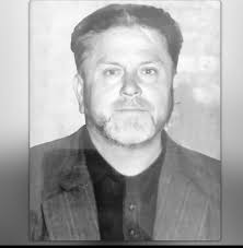 HALİL KÜÇÜKDAĞLI (1927-1986) Duraklı eşrafından, "Çalışkan Halil Aga"  namıyla ma'ruf, azimli, cesur, mücadeleci ve namı gibi çalışkan,muhterem ve  mütedeyyin bir büyüğümüz idi, merhum Halil Küçükdağlı bey abimiz..  Şehrimizin ilk otobüs işletmesinin kurucusu