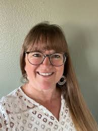 Shannon Hofer's Instagram, Twitter & Facebook