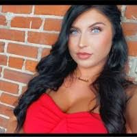 Jessica Molinari's Instagram, Twitter & Facebook