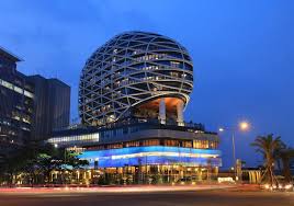 Desain dari hotel ini juga megah dan mewah, anda akan disambut dengan bangunan hotel yang mempunyai pilar tinggi. Jhl Solitaire Gading Serpong Tangerang Best Price Guarantee Mobile Bookings Live Chat