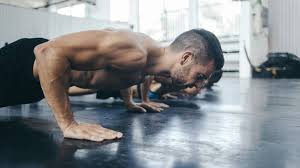 Trainiere effektiv überall, egal ob zu hause, im hotel oder urlaub und spare dir das geld für eine teure mitgliedschaft in einem fitnessstudio. Bodyweight Training Die Besten Kraft Ubungen Fur Zu Hause