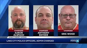 Lake City administrator, 2 police officers charged