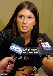 20 Photos & High Res Pictures