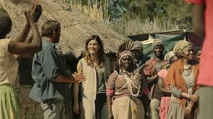 There are 4 poles in the balcony. Fluss Des Lebens Okavango Fremder Vater Schiwagofilm