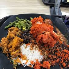 So head over to the nearest coconut joint to beat the heat. Nasi Kandar Express Jalan 15 1b