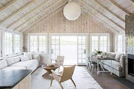 Lakefront Home In Connecticut