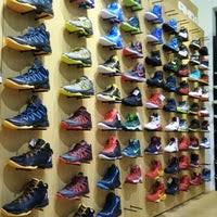 Gurney paragon'da ziyaretçilerinin ihtiyaçlarını karşılamak için yeterli park yeri vardır ( gurney paragon park ücreti ). Hoops Station