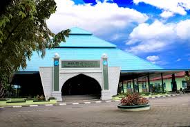 Masjid al osmani kota medan sumatera utara. Masjid Kampus Biro Administrasi Umum