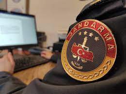 Jandarma genel komutanlığı) is a service branch of the turkish ministry of interior responsible for the maintenance of the public order in areas that fall outside. Cocukluk Hayaliydi Istanbul Un Tek Kadin Jandarma Karakol Komutani Ntv
