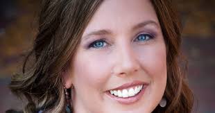 I Smell Sheep: Sheep Interview: Laura Kaye + give aways