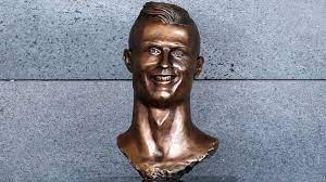 Designed by emanuel santos, the bronze statue netted a resoundingly negative response when it was unveiled in march 2017 as a part of a ceremony renaming madeira's airport to cristiano ronaldo. Ronaldo Statue Sculptor Emanuel Santos Takes Another Shot At Bust Bbc News