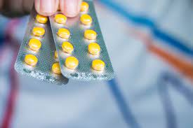 Atropina colírio serve como método preventivo da aderência da íris nas irodiclites, irites, coroidites e ceratites e nos casos abaixo relatados. Atropina Para Que Serve Como Tomar E Efeitos Colaterais