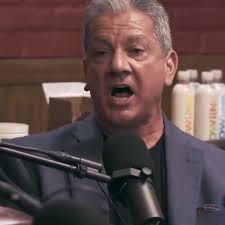 Bruce Buffer presenta a @Mike Tyson, ¿Qué tal una presentación tipo UFC en  el box?