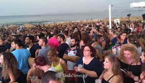 Δείτε πως γιόρτασε την επέτειο γάμου του! Egine O Xamos Me Ton Stelio Rokko Sta Xania Fwto Binteo Flashnews Gr