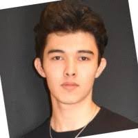 Elliot Fuchs's Instagram, Twitter & Facebook