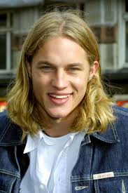 Tumblr is a place to express yourself, discover yourself, and bond over the stuff you love. 410 Travis Fimmel Modeling Days Ideas Travis Fimmel Ragnar Long Hair Styles Men
