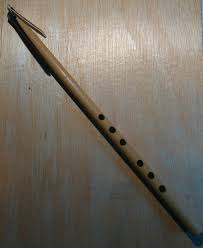 Clarinet, alat ini dikembangkan oleh theoblad boem dengan nada tinggi dan nyaring. Fungsi Setiap Jenis Suling Sunda Amparan Djati
