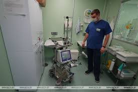 Экмо используется чаще у новорожденных и маленьких детей, но он также может быть использован для поддержки сердца и легких у взрослых. V Belarusi Vpervye Spasli Rebenka Ot Tyazheloj Pnevmonii Pri Pomoshi Apparata Ekmo