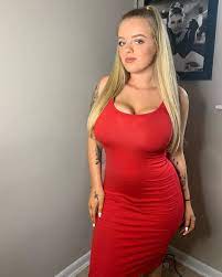 Pin On Busty Blondes