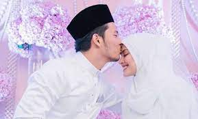 Sweetnya fattah & fazura di resepsi adik fattah. Gambar Manis Pernikahan Fazura Fattah Amin