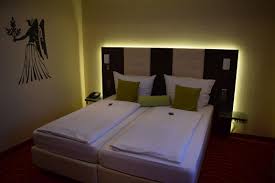 Eine ausreichende anzahl parkplätze steht ihnen vor unserem geschäft zur verfügung. Gross Zimmern Pensionen Zimmer Unterkunfte Ab 23 22